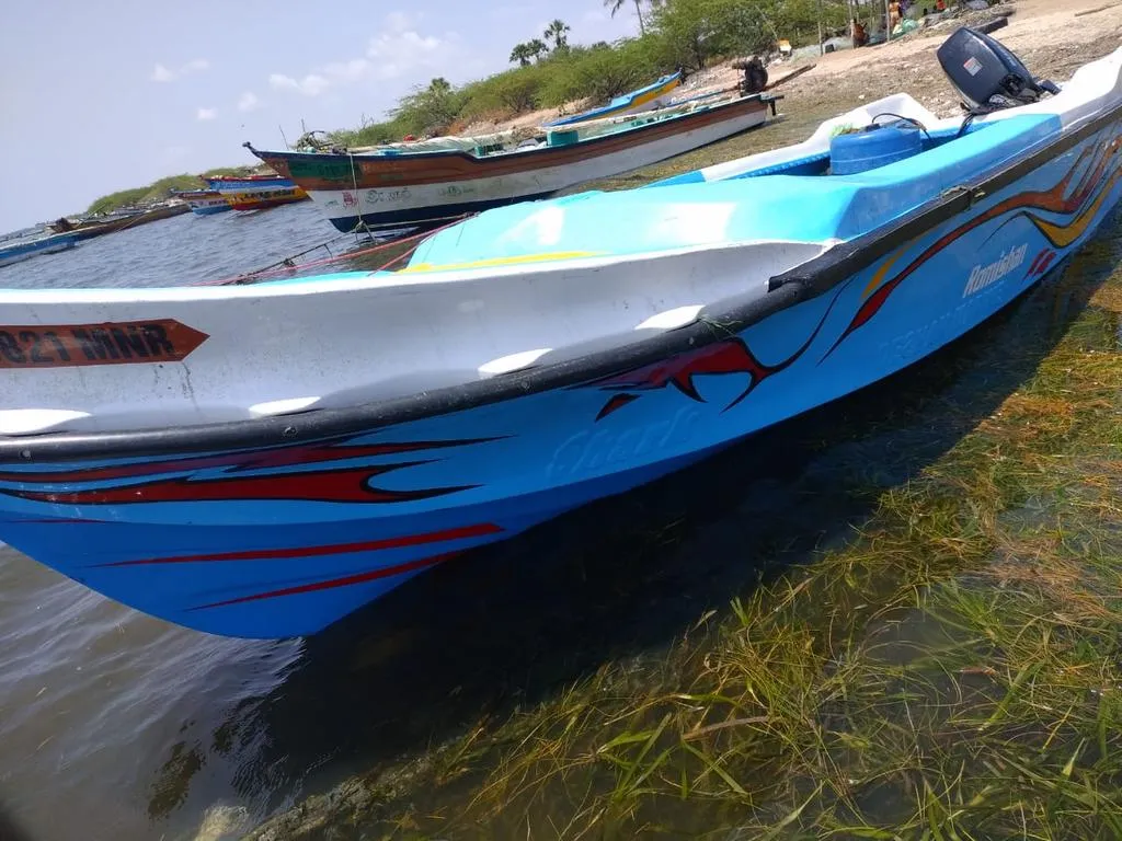 Sri Lankan boat stranded without man ...
