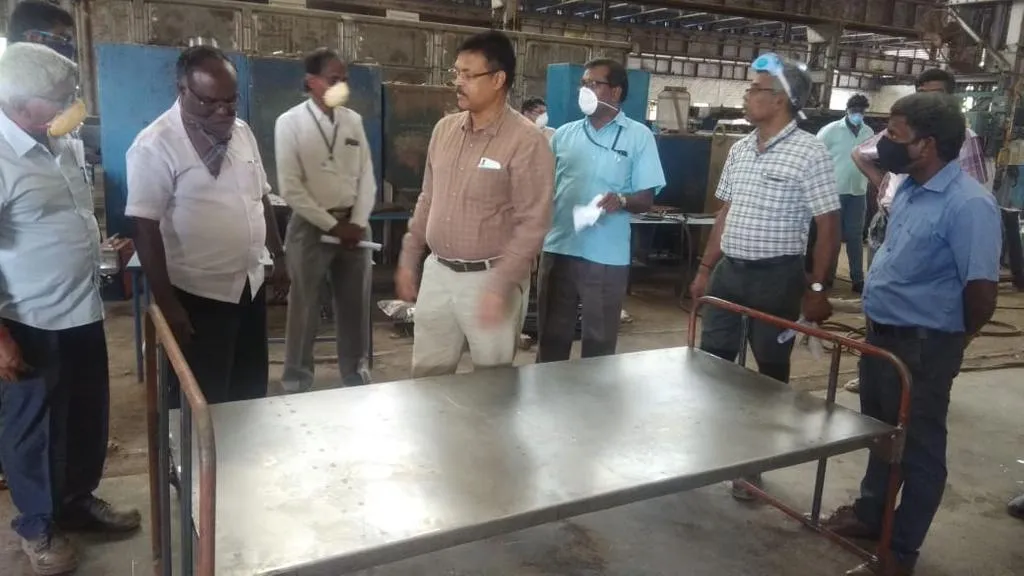  Ponnamalai Railway Workshop Preparing Iron Beds During Crisis
