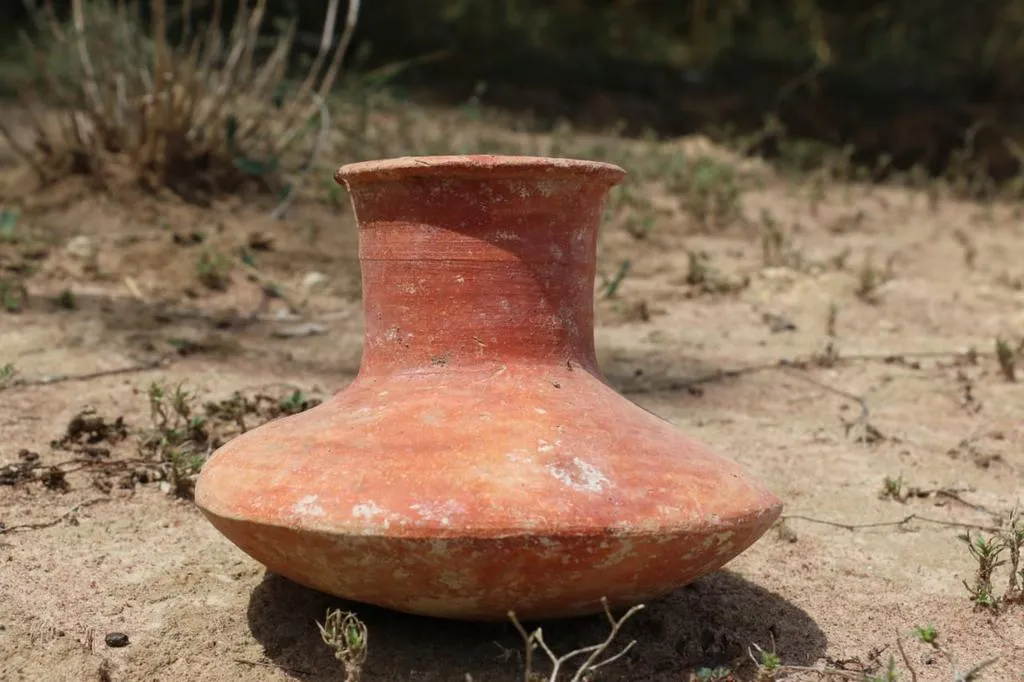 Pottery tiles, flasks, old-fashioned locks with similar codes of cruelty !!