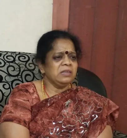 AIADMK district women's secretary! Report to the police !!