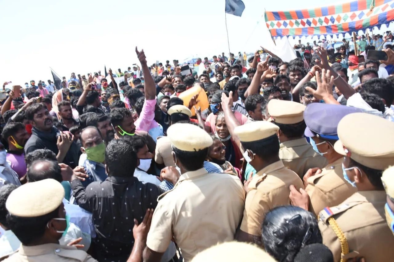 Fishermen conducting series of protests in cuddalore demanding permission for the banned fishing net - surukkumadi 