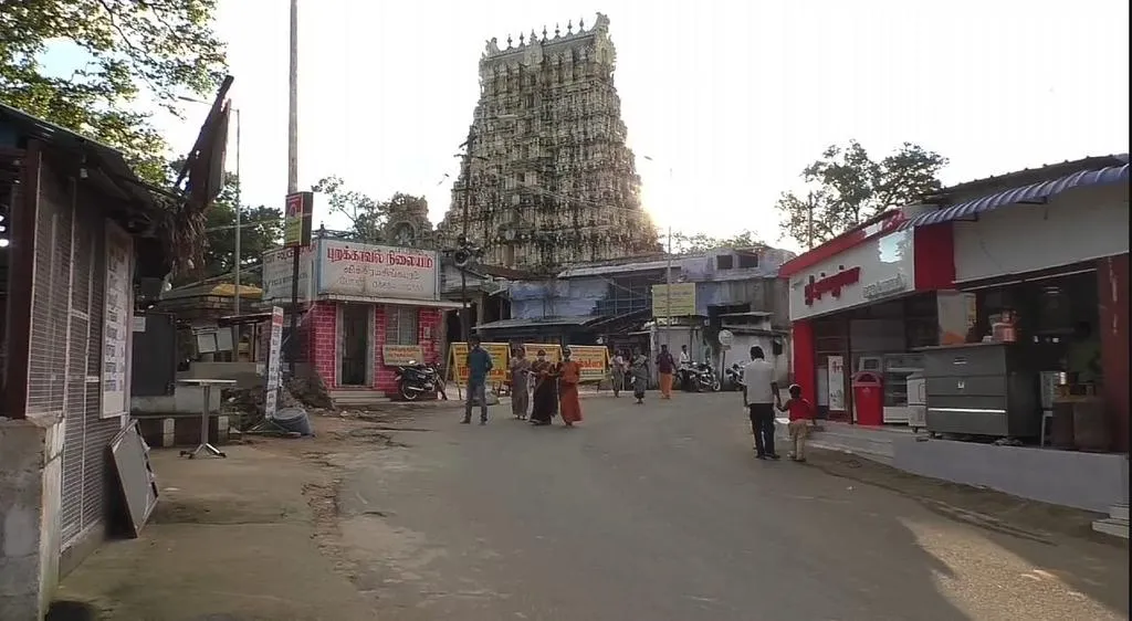 Temple jewelery robbery using corona block ... Employees are robbers cruel!