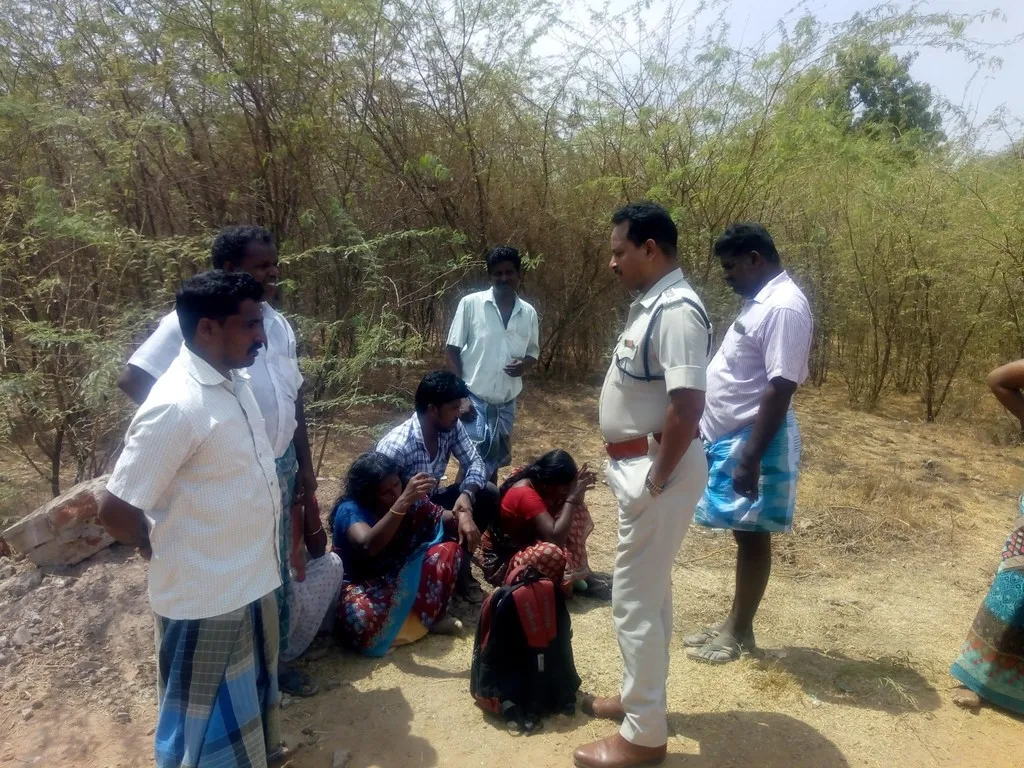 Murder near Bhuvanagiri! body throwed in blows in barbed