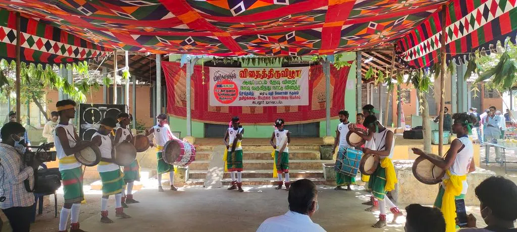  People support the Seed Festival which restores the traditional seeds and spreads the traditional food!
