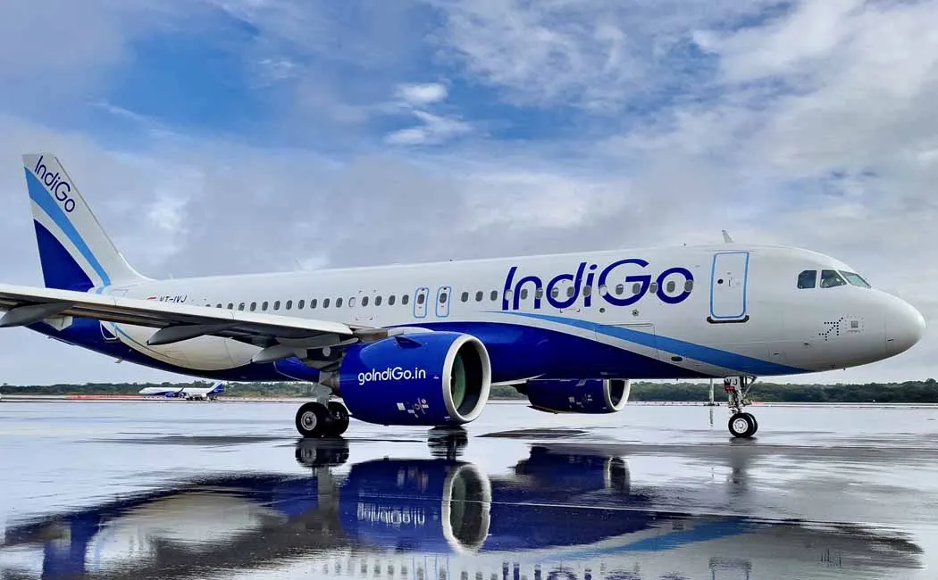 MUMBAI INTERNATION AIRPORT INDIGO AIRLINES EMPLOYEE