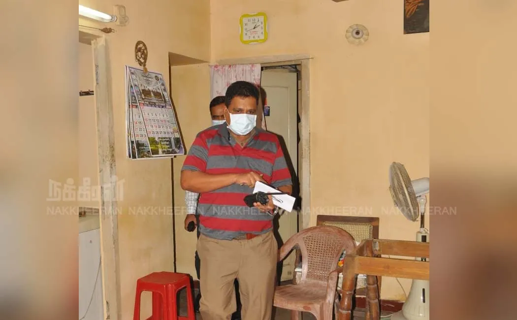 Simultaneous raid on the homes of police inspectors