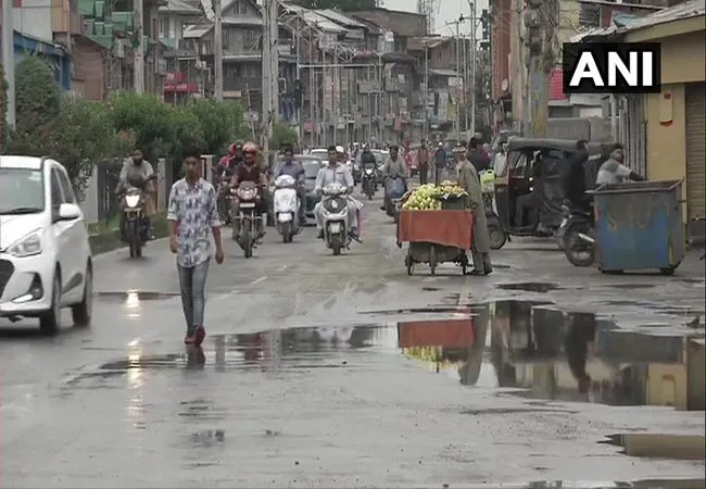 JAMMU KASHMIR AND NATIONAL SECURITY ADVISOR AJIT DOVAL MEET LOCAL KASHMIR PEOPLES, INTERACT 