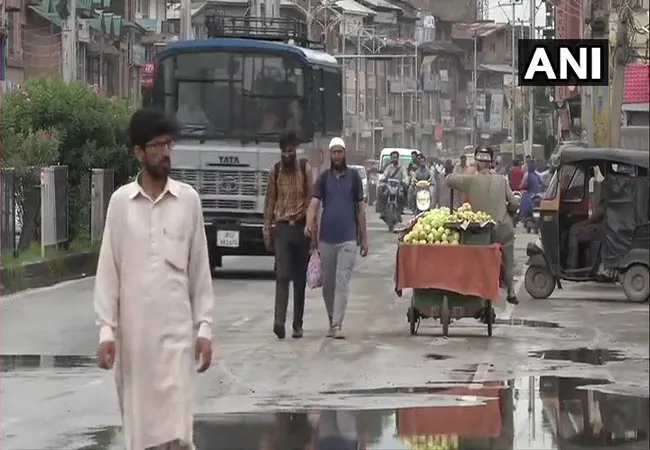 JAMMU KASHMIR AND NATIONAL SECURITY ADVISOR AJIT DOVAL MEET LOCAL KASHMIR PEOPLES, INTERACT 