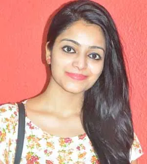 actress janani iyer