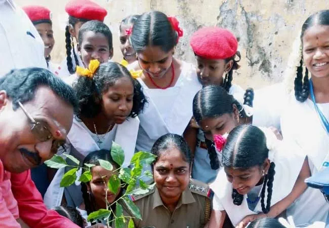 KATHIRAMANGALAM VILLAGE SCHOOLS FORMER PRESIDENT ABDUL KALAM BIRTHDAY CELEBRATION