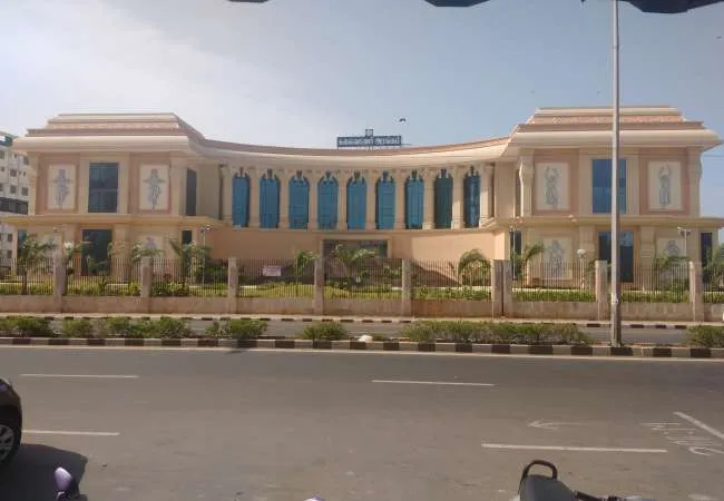 tamilnadu assembly session kalaivanar arangam 