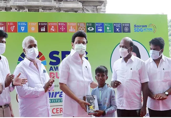 Chief Minister MK Stalin congratulates the achievement student!