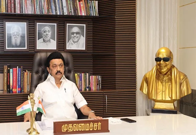 Tamil Nadu Chief Minister consults with District Collectors!