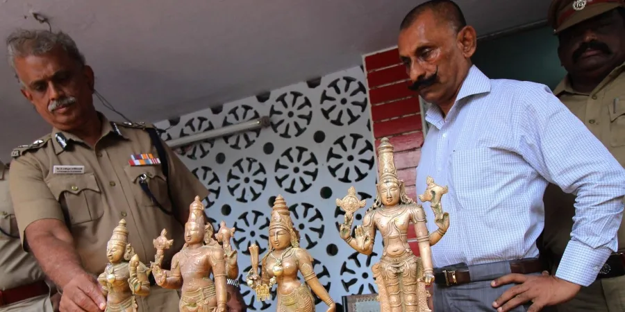 Tamil Nadu government contempt case against pon.manikkavel