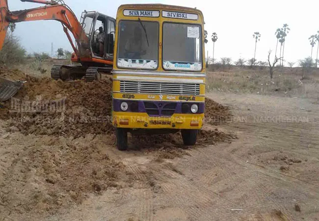 NELLAI people who held the sand truck ISSUE