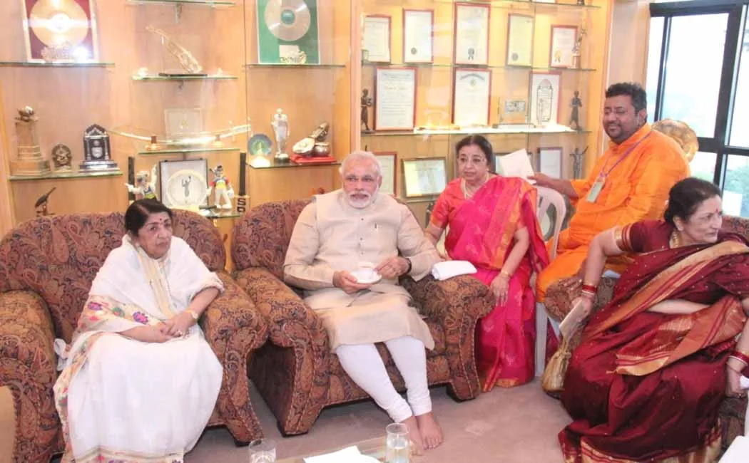 Prime Minister Narendra Modi remembers Lata Mangeshkar on her birthday!
