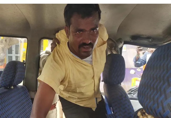 SANKARANKOVIL SCHOOLS STUDENTS DRINKS DRIVER ARRESTED POLICE 