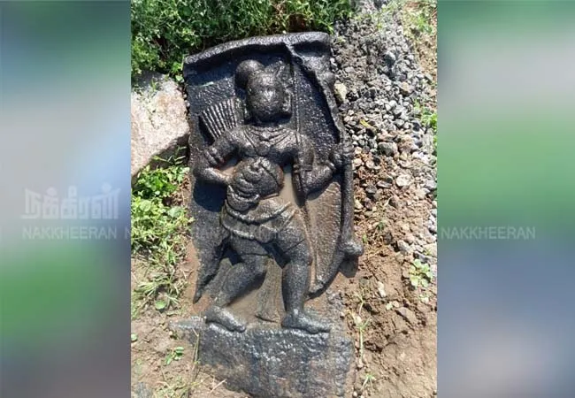AD Discovery of a 15th century archer's sculpture