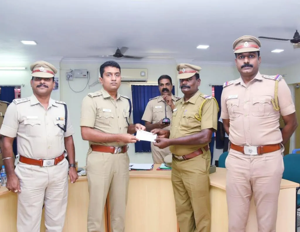 Prize in appreciation of the work of the policemen monthly   District COMMISSIONER of Police