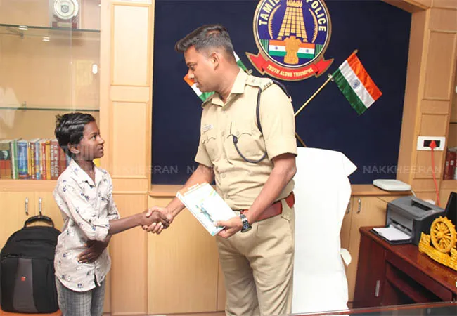 RAMANATHAPURAM POLICE COMMISSIONER VARUN KUMAR  SP congratulated the student!