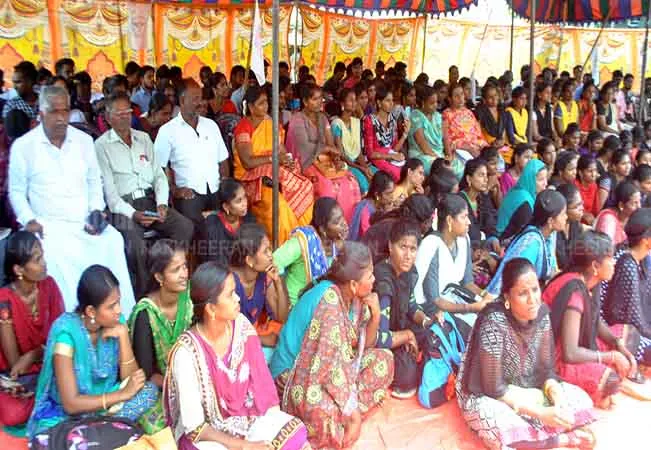 PUDUKKOTTAI DEGREE HOLDERS STRIKE NEED FOR JOB