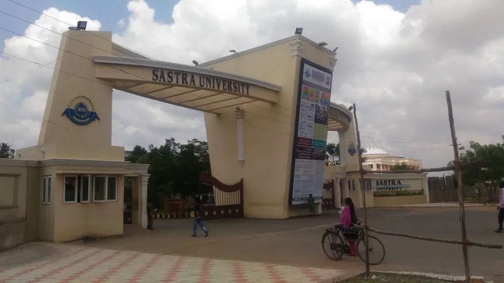 sasthra univ