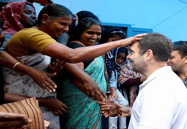 KERALA FLOOD CONGRESS PARTY RAHUL GANDHI WRITE LETTER FOR PM NARENDRA MODI