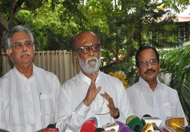 ACTOR RAJINIKANTH DISCUSSION WITH TAMILARUVI MANIYAN