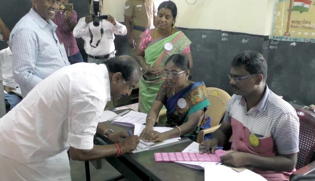 admk minister karupannan participate in local election 