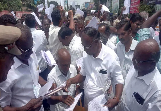SALEM FARMERS MEET COLLECTOR REQUEST LETTER Do not put oil pipes on the ground