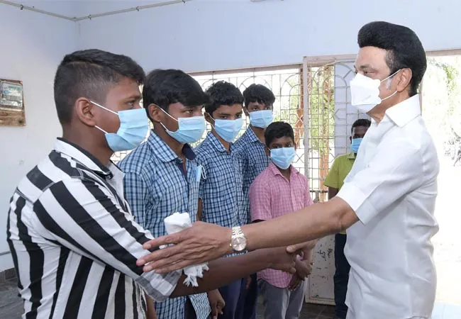M. Stalin shaking hands with 'Vijay'; 'Victor' sighed!
