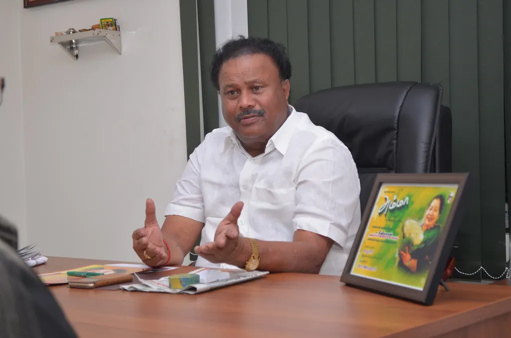 dispute in dindukal admk!!