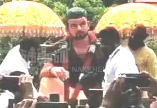 actor vijay Statue