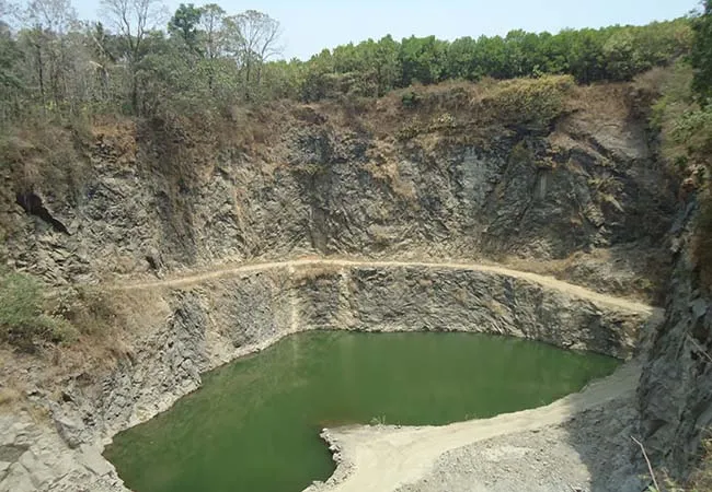  Stone quarries 