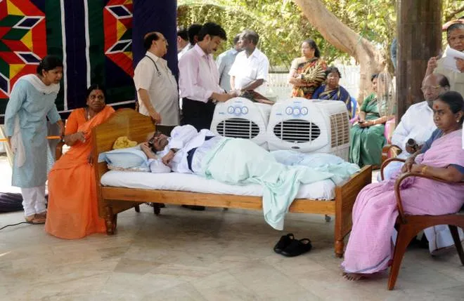 karunanidhi fasting