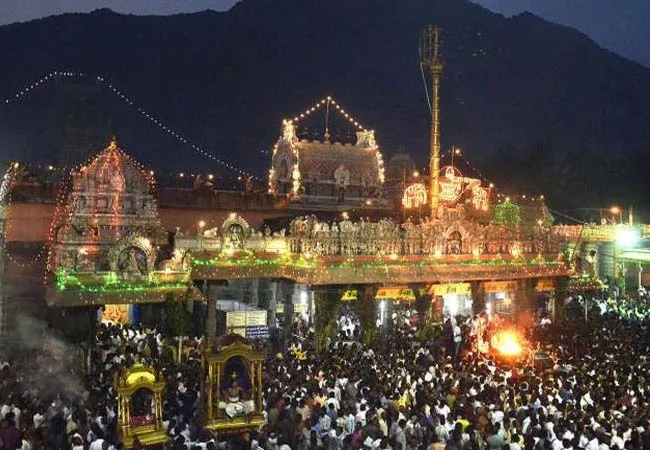 thiruvannamalai karthikai deepam festival govt officers, ministers, former chief minister 