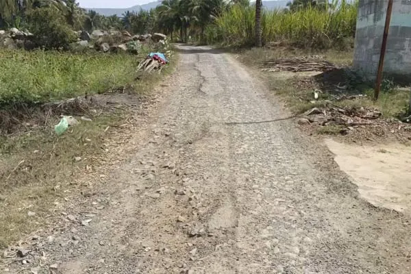 People are struggle by posting notices in a different way demanding  repair road 