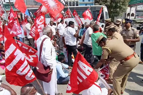 Road blockade on behalf of all central trade unions