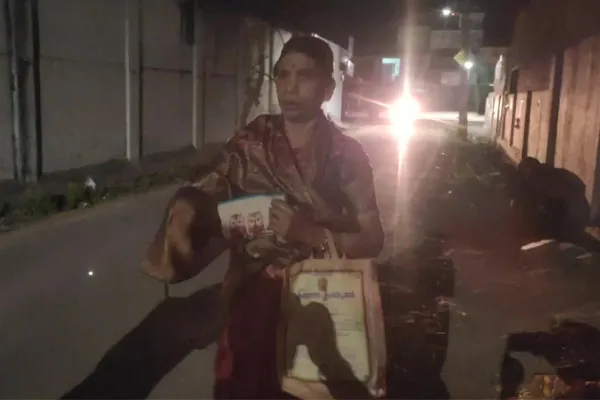  robbers stole the thali of the house in front of the husband