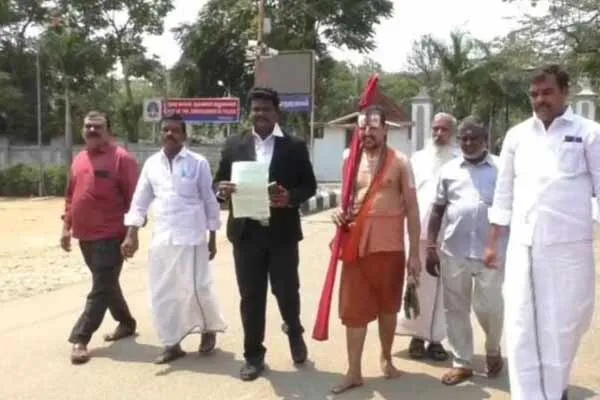 Jeeyar sensational complaint of trying to expropriate multi-crore property of Srirangam Falahari Mutt
