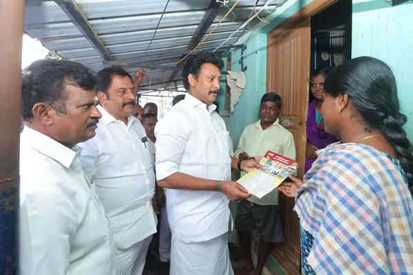  minister anbil mahesh who launched the campaign for the central government