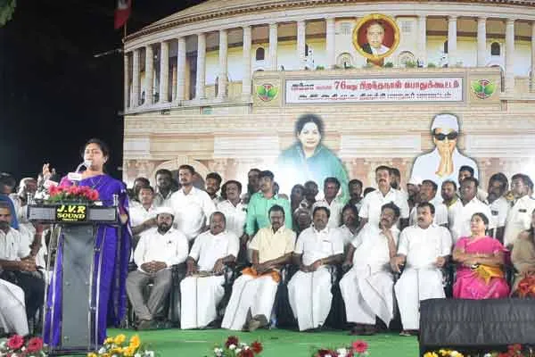 Actress Vindhya has criticized Tamil Nadu BJP and DMK