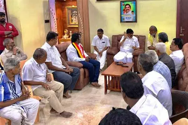 Saliyar Mahajana Sangam support for Vijaya Prabhakaran 