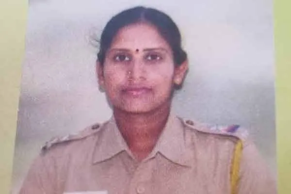Woman inspector passed away due to unidentified speed breaker.