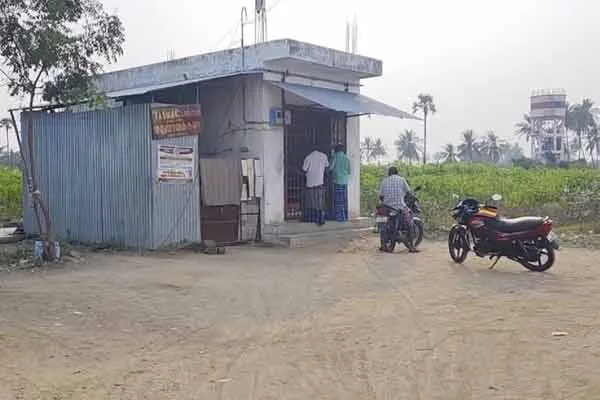 Two lakh 80 thousand rupees stolen while going to buy liquor