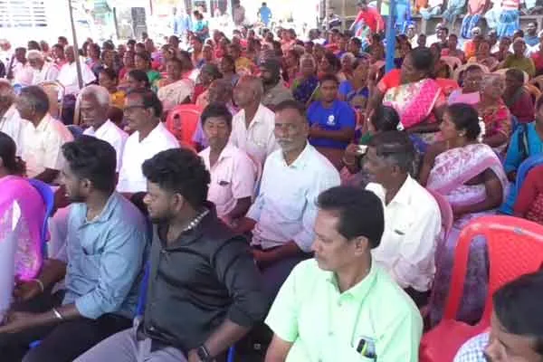 20 villages stage struggle demanding construction of railway bridge!