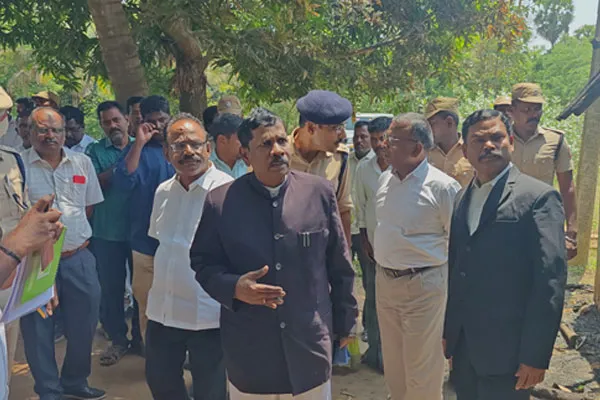 sc st Welfare Commission team conducts in-person inspection Vadakadu