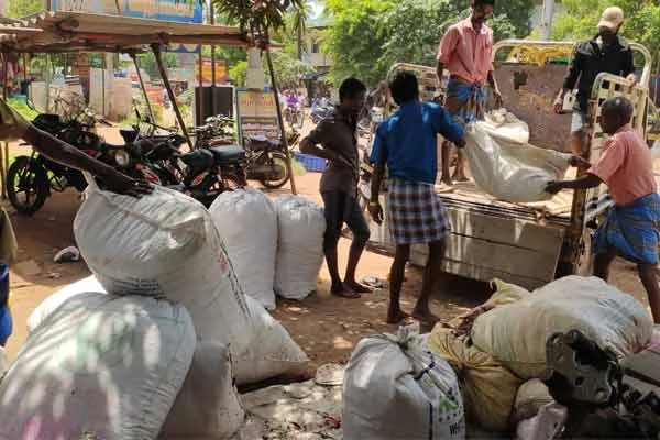 Farmers  upset that not being paid the right price for their flowers 