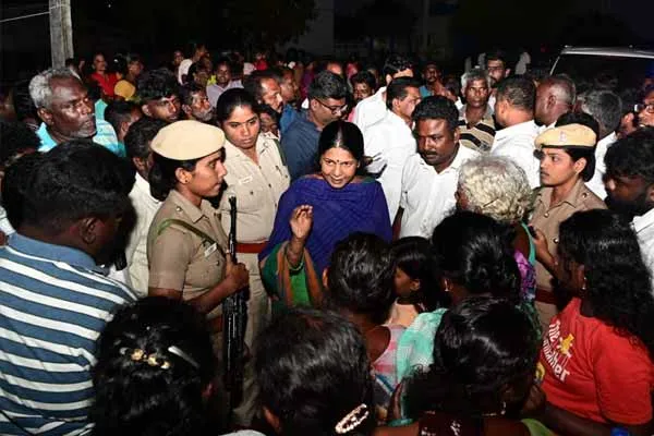 Kanimozhi is helping people in Thoothukudi, which has been devastated by floods