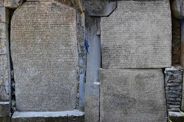 300 years old are inscriptions from later Pandias period in Kalmadam